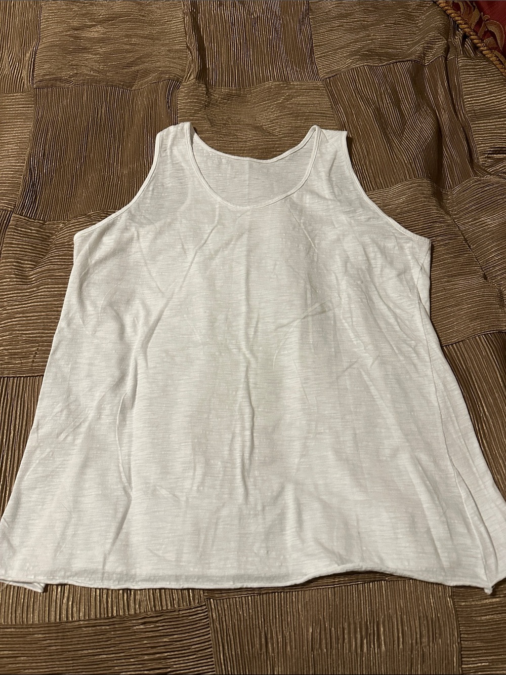 Unbranded Women’s White Sleeveless Tank Top